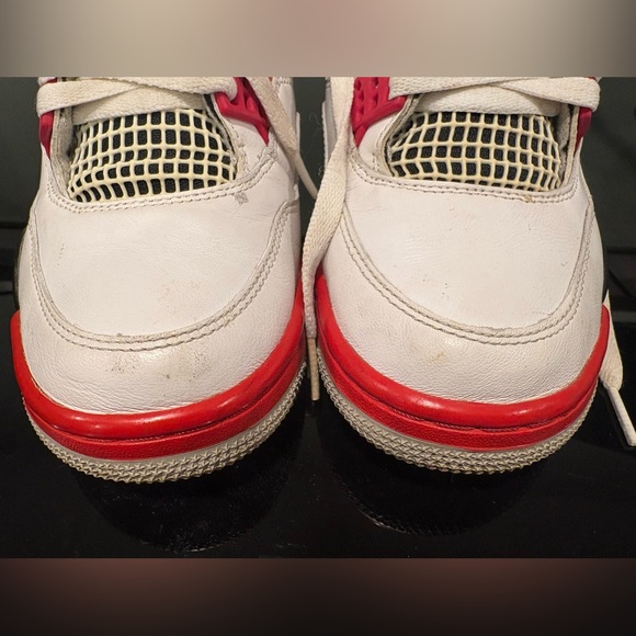 Air Jordan 4 Retro OG "Fire Red" - Picture 4 of 14